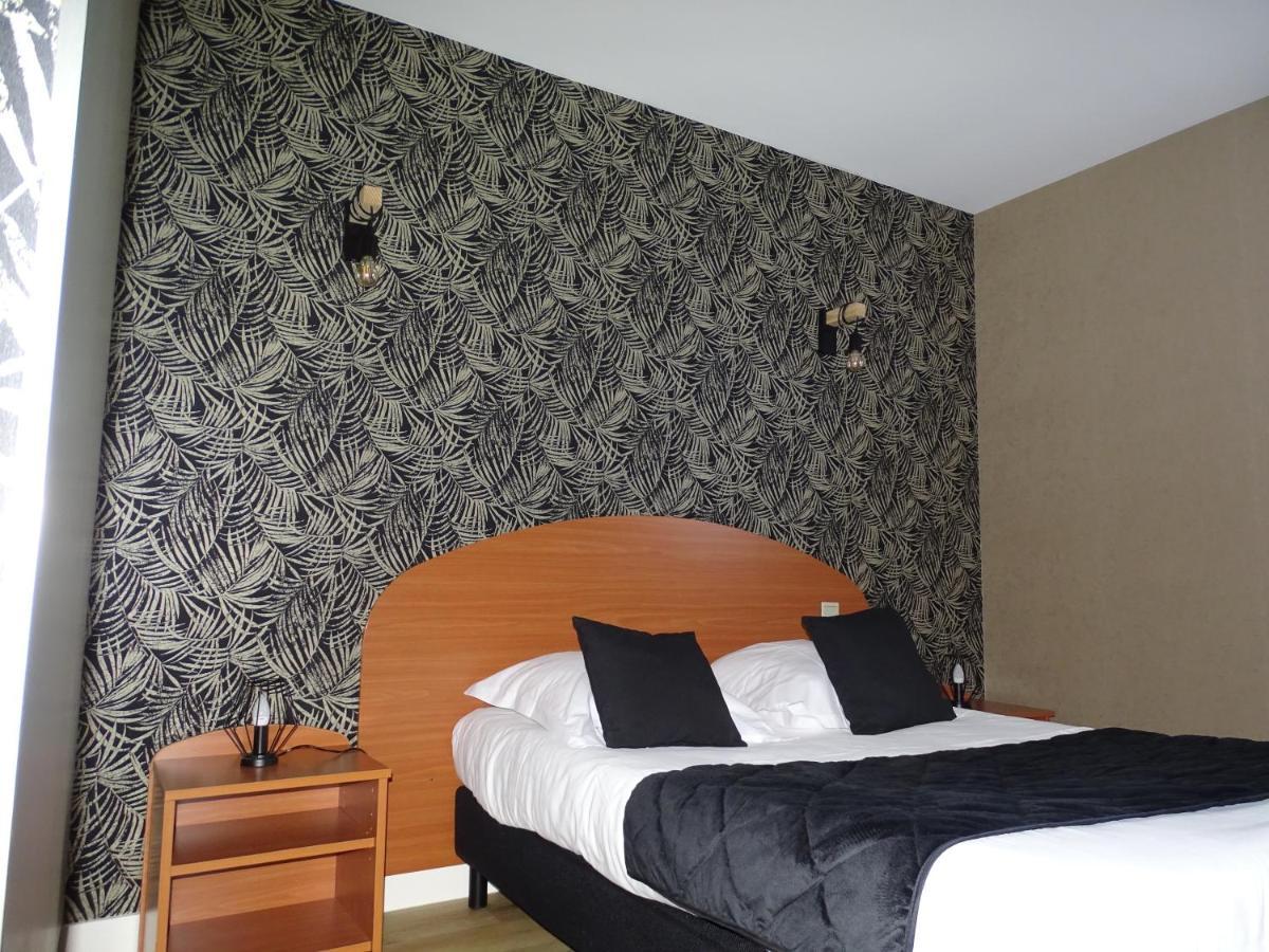 Logis Hotel Les 3 Marchands 브레쉬르 외부 사진