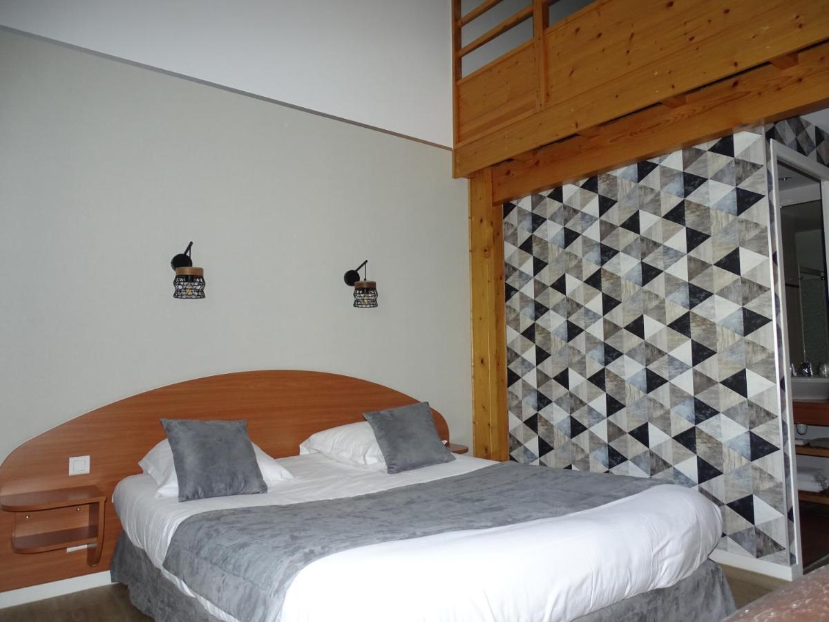Logis Hotel Les 3 Marchands 브레쉬르 외부 사진