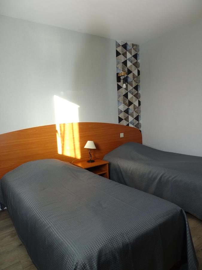 Logis Hotel Les 3 Marchands 브레쉬르 외부 사진